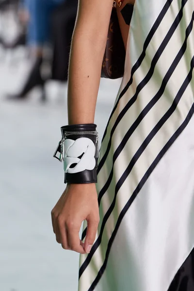 Look 29